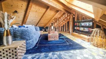 Quarto superior | Frigobar, quartos à prova de som, Wi-Fi de cortesia, roupa de cama