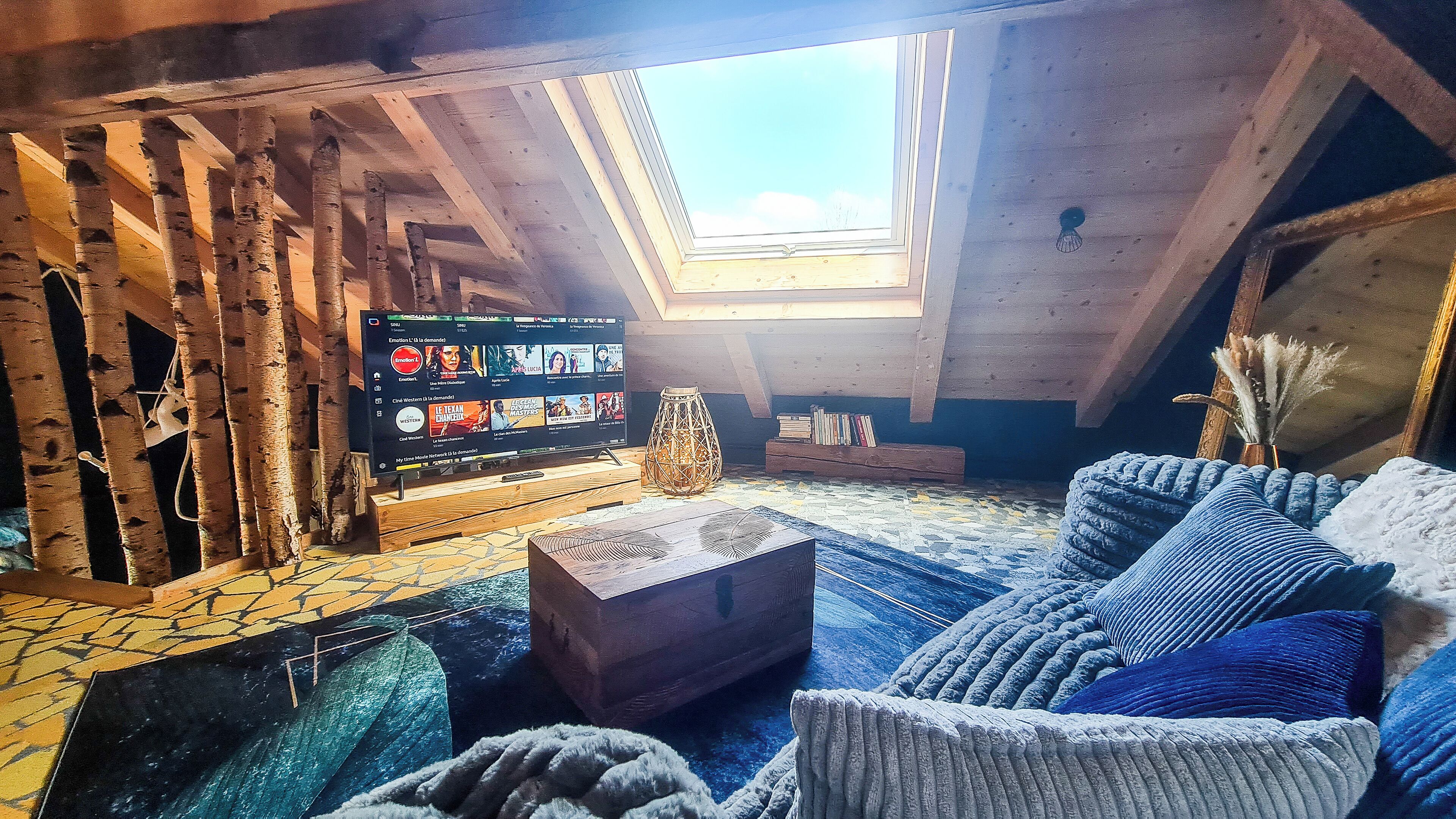 高级房 | 迷你吧、隔音、免费 WiFi、床单