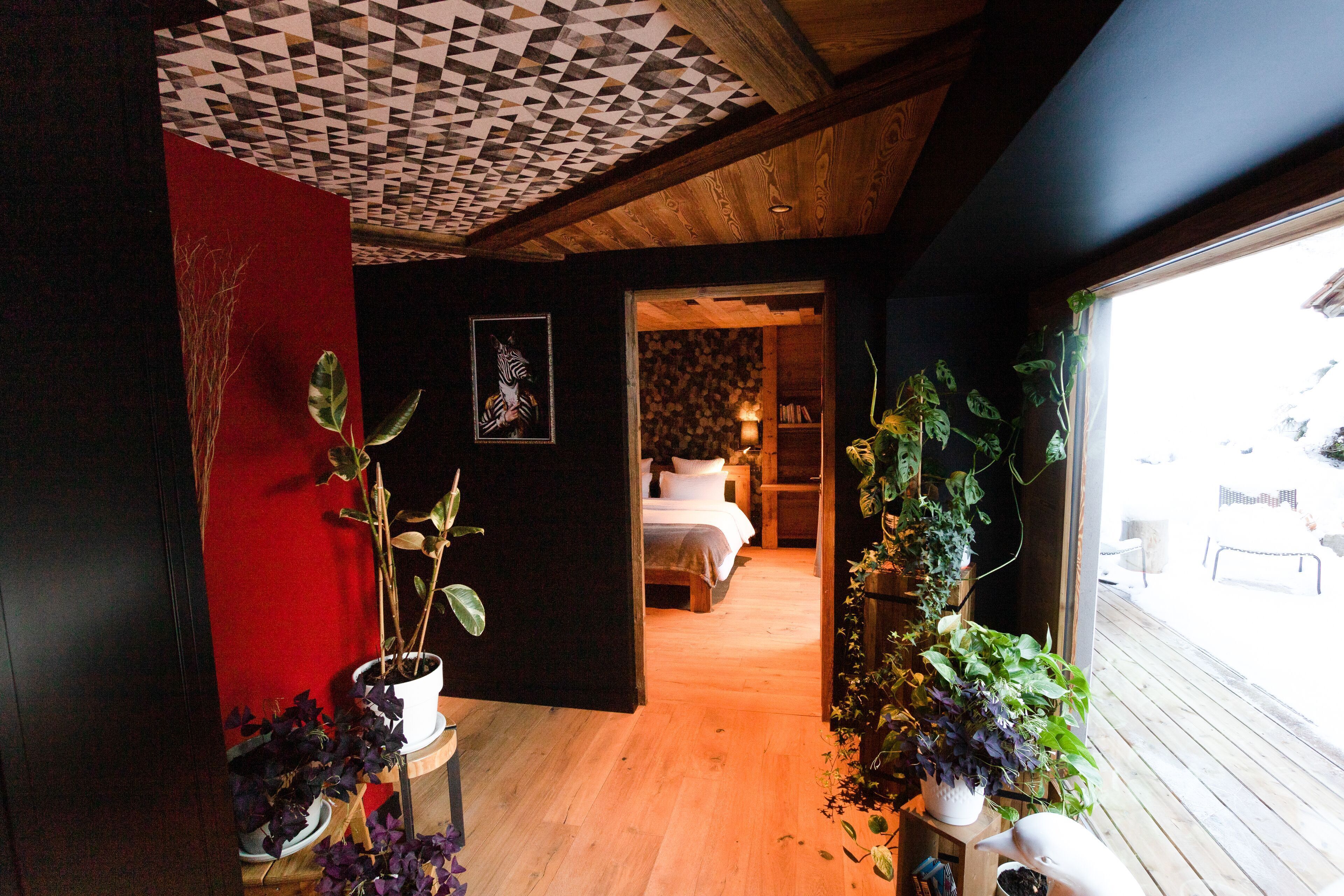 Minibar, soundproofing, free WiFi, bed sheets