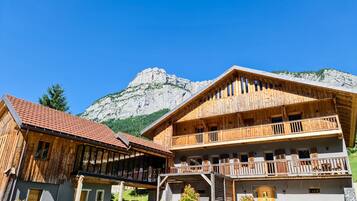 Fachada da propriedade