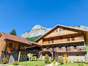 Front of property - Chalet 1703 (Glières-Val-de-Borne)