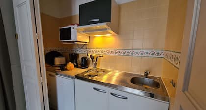 L'ABRI SOUS ROCHE - GÎTE CÔTE VERMEILLE