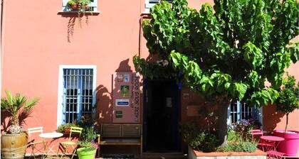 L'ABRI SOUS ROCHE - GÎTE CÔTE VERMEILLE