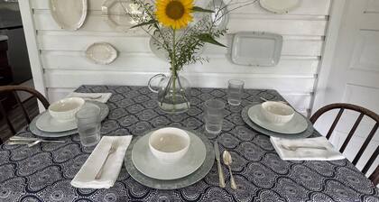 Quaint Guest Cottage