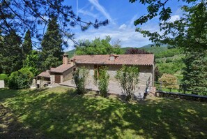 Exterior - Villa Piombona - Four Bedroom Villa, Sleeps 8 (Anghiari)
