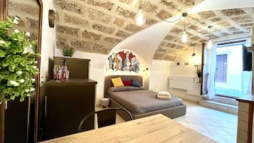 1 bedroom, in-room safe, desk, iron/ironing board