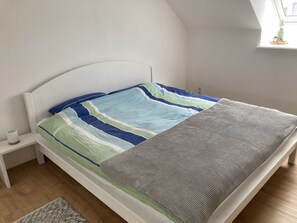 Room - Gemütliche 2 Zimmer-wohnung in der Nähe des Europa-parks (Mei ßenheim)