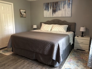 3 bedrooms, WiFi, bed sheets - Serenity at The Shamrock (Mount Jackson)