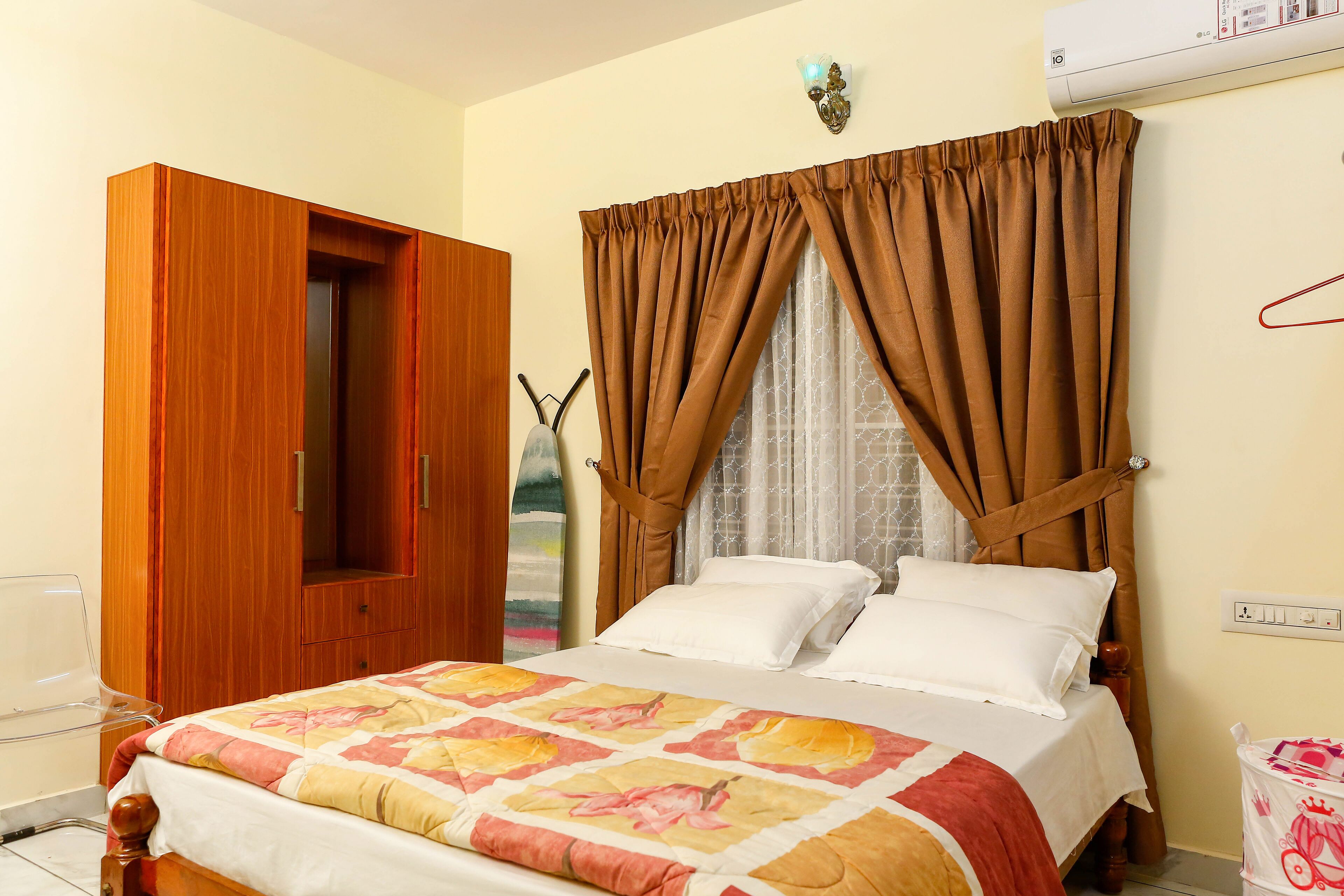 6 habitaciones, tabla de planchar con plancha y wifi gratis 