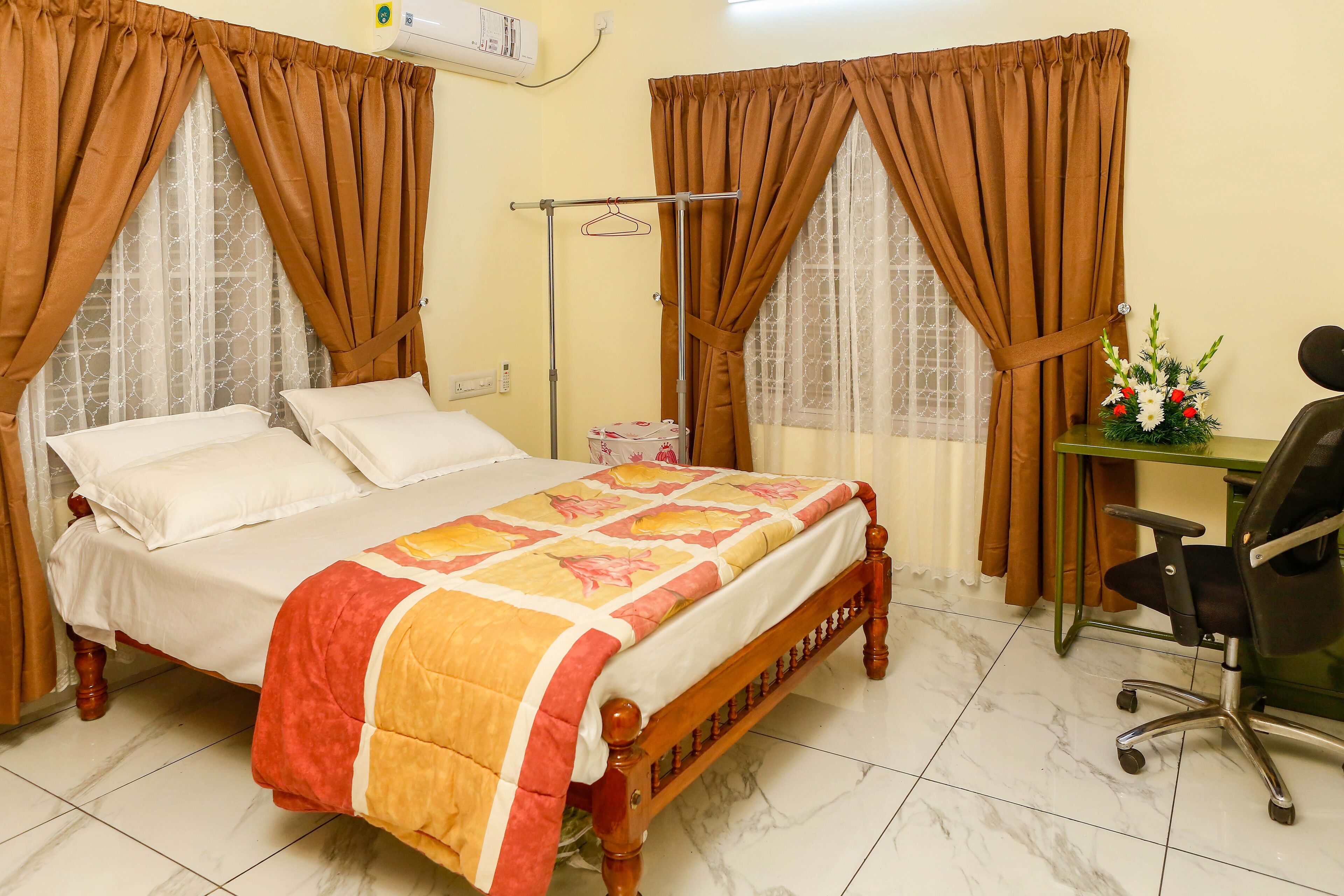 7 bedrooms, desk, iron/ironing board, free WiFi