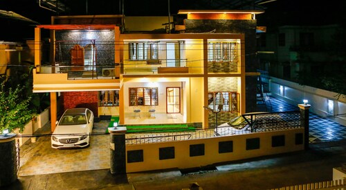 Posh 7 BHK at BELLJEM Homes inside colony close to city