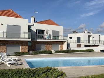 Vue de l'appartement cÎté piscine