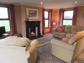 TV, fireplace, DVD player - Allanhead Cottage -  a cottage that sleeps 8 guests  in 3 bedrooms (Kirkcudbright)
