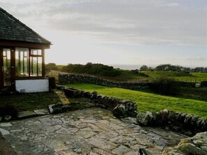 Property grounds - Allanhead Cottage -  a cottage that sleeps 8 guests  in 3 bedrooms (Kirkcudbright)