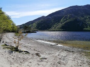 Beach - Camus Slatach - sleeps 4 guests  in 2 bedrooms (Glenfinnan)