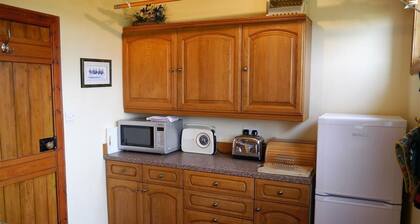 Branta Cottage - a cottage that sleeps 4 guests in 2 bedrooms