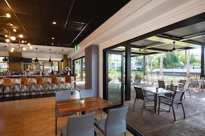 Bar (en la propiedad)