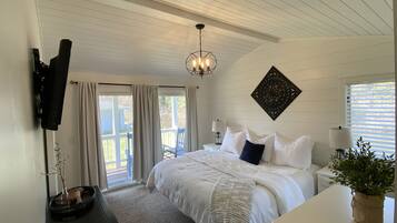 3 bedrooms, iron/ironing board, travel crib, free WiFi