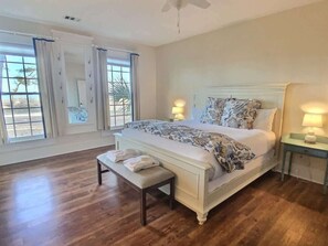 2 chambres, lit de bébé portatif, Wi-Fi, literie fournie