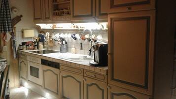 Fridge, oven, dishwasher, toaster