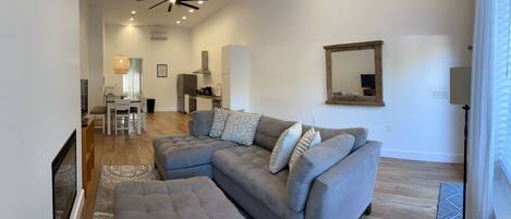 Smart-tv och eldstad