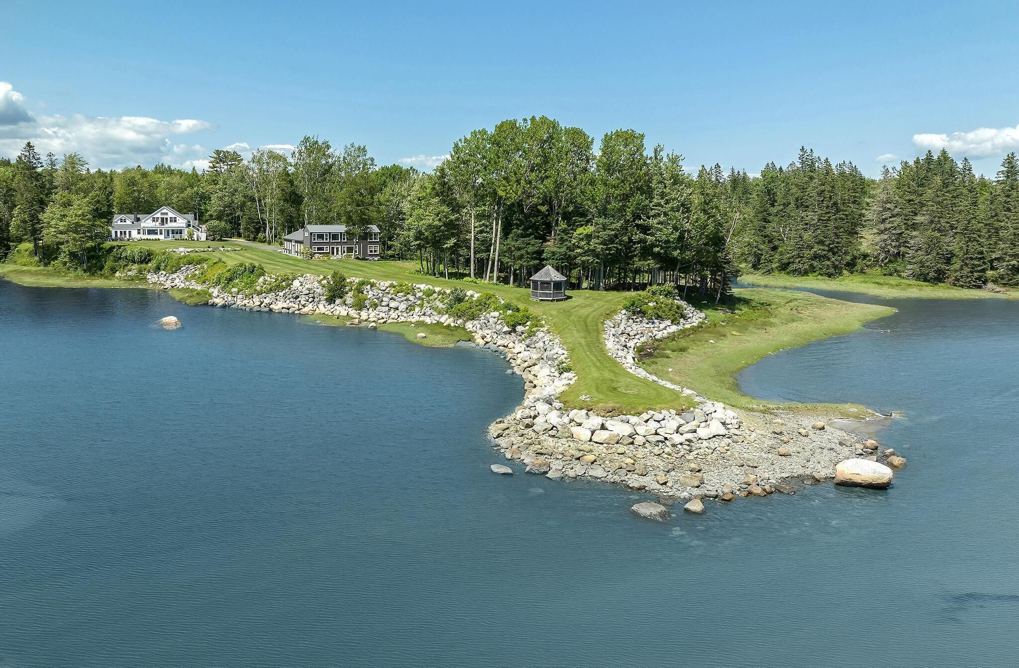 Brooklin House: magical location, deluxe property with stunning water views