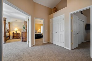 5 bedrooms, desk, iron/ironing board, travel cot