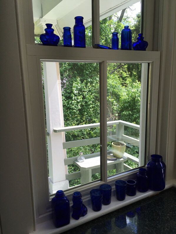 Interior - Private garden setting in the heart of Historic downtown Plymouth (Plymouth)