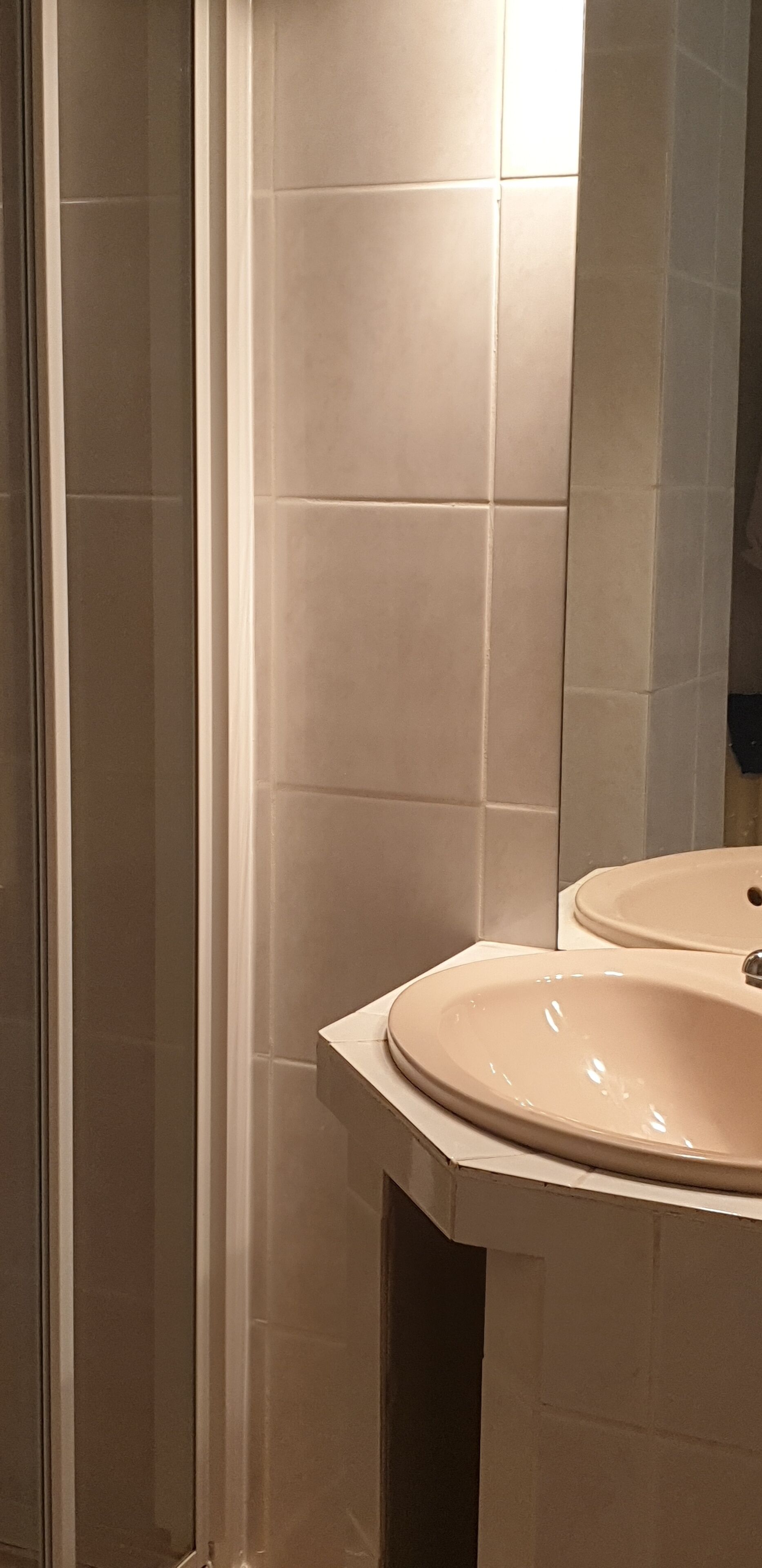 Een douche, handdoeken