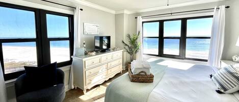 3 bedrooms, iron/ironing board, travel crib, WiFi