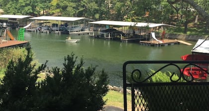 3 bedroom waterfront home Large dock and great swim area 4 KAYAKS + PADDLEBOAT