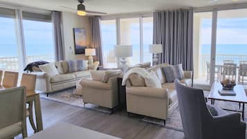 Smart-TV, DVD-spiller, fotballspill og bordtennis