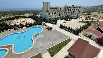 2 bedrooms, Egyptian cotton sheets, premium bedding, in-room safe