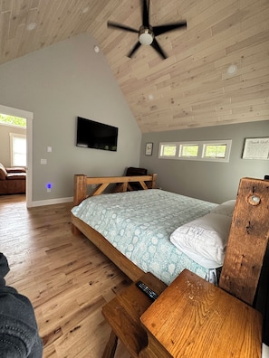 3 habitaciones, escritorio, tabla de planchar con plancha y wifi gratis 