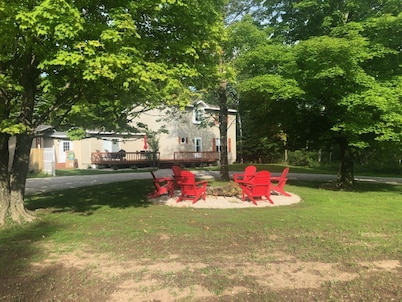 Premier Vacation Rental close to everything, pet friendly, WIFI, tasteful decor