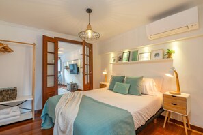 2 bedrooms, iron/ironing board, Internet, bed sheets