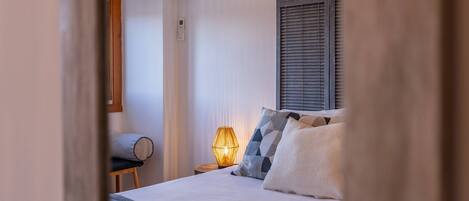 2 bedrooms, iron/ironing board, Internet, bed sheets