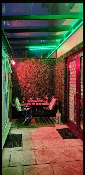 屋外ダイニングエリア