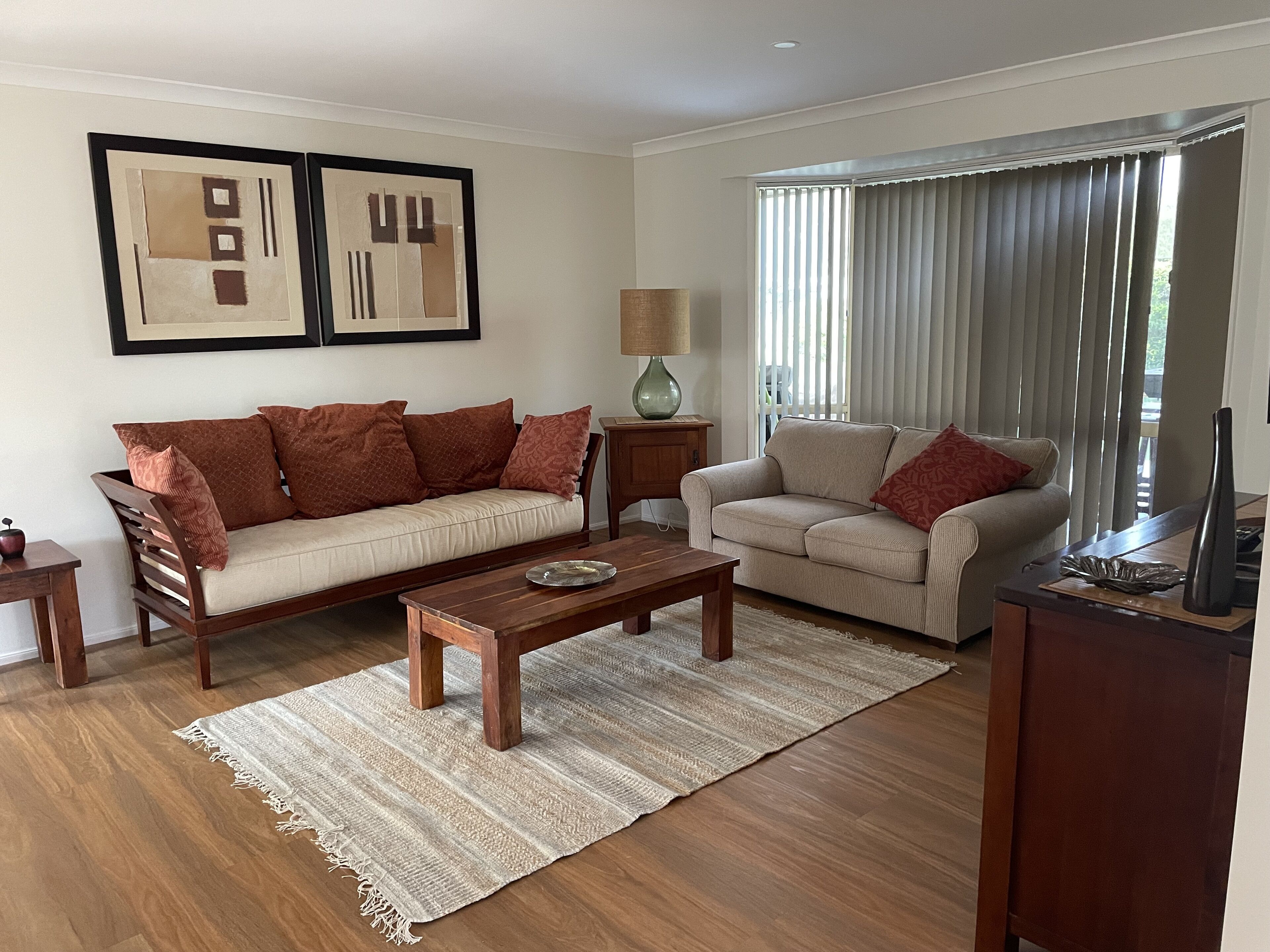 Smart TV, books, offices