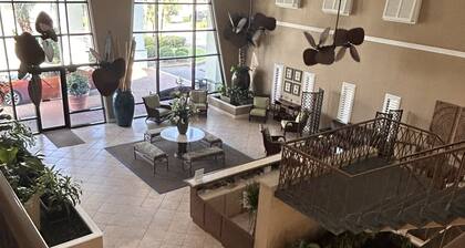 Club Destin. Indoor pool, outdoor pool, Beach access