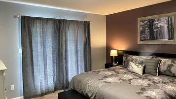 5 habitaciones, tabla de planchar con plancha y cuna de viaje