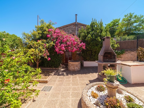 Es Muntant by Interhome