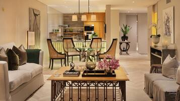 Smart TV, books, stereo, offices