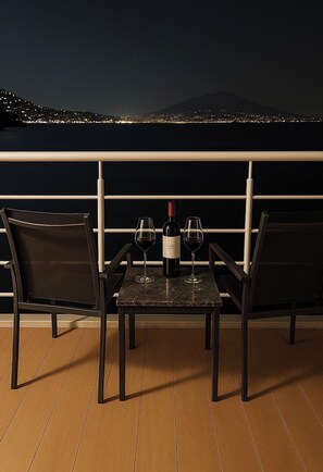 Outdoor dining - LA CASA SULL ACQUA (Napoli)