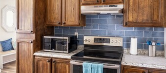 Sea La Vie - At the entrance to MacKerricher State Park and is in walking distance