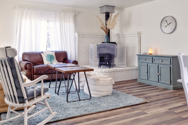 Smart TV, reproductor de DVD y tenis de mesa 