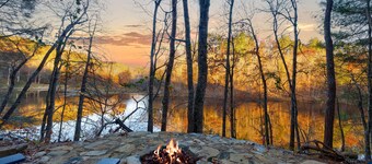 Pet-Friendly-Lakefront Cabin w/Amazing Views-Hot Tub