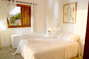 5 quartos, cofres nos quartos, Wi-Fi de cortesia, roupa de cama