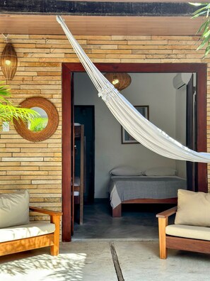 5 quartos, cofres nos quartos, Wi-Fi de cortesia, roupa de cama