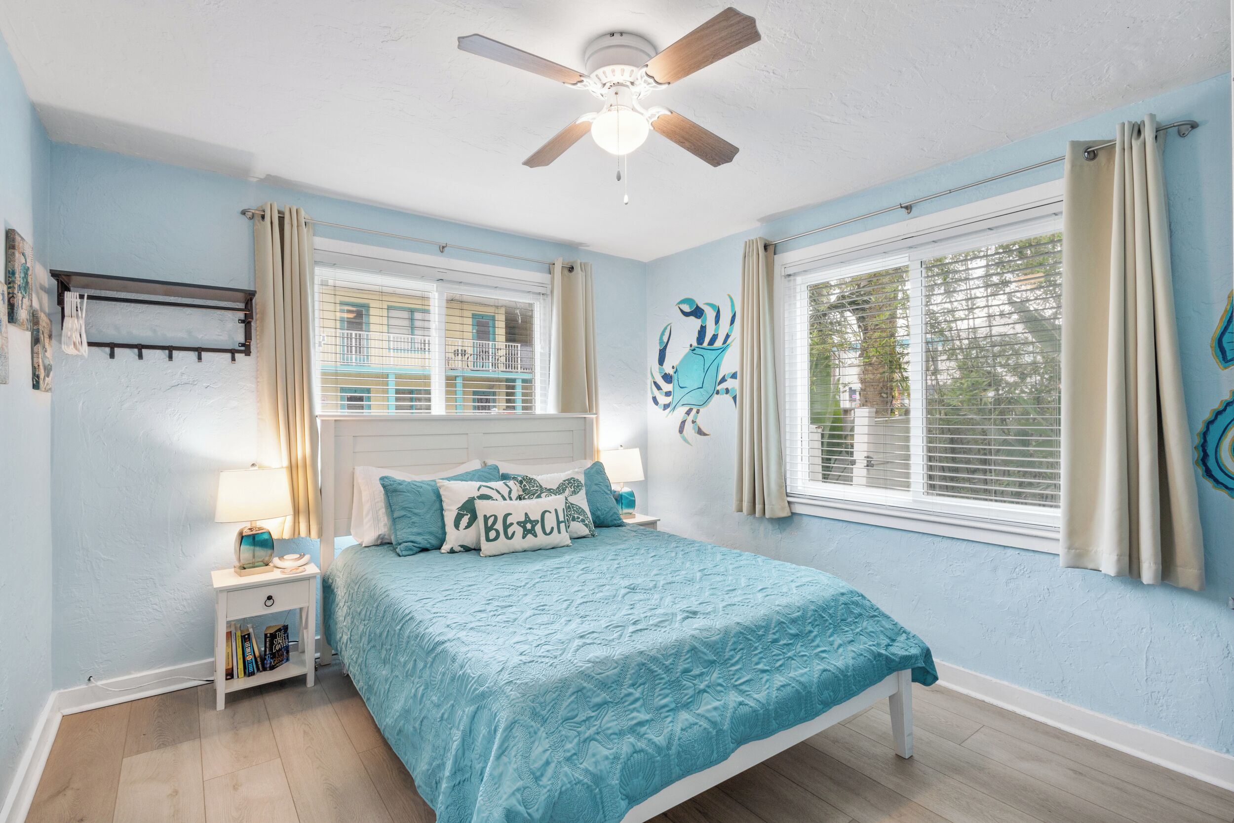 3 bedrooms, desk, iron/ironing board, travel crib